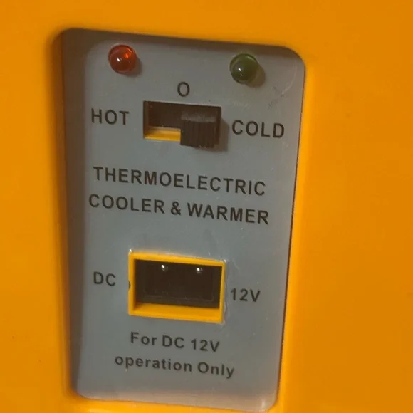 Rare Veuve Clicquot 4 Bottle Countertop Mini Frifge (& Warmer) - Picture 10 of 11